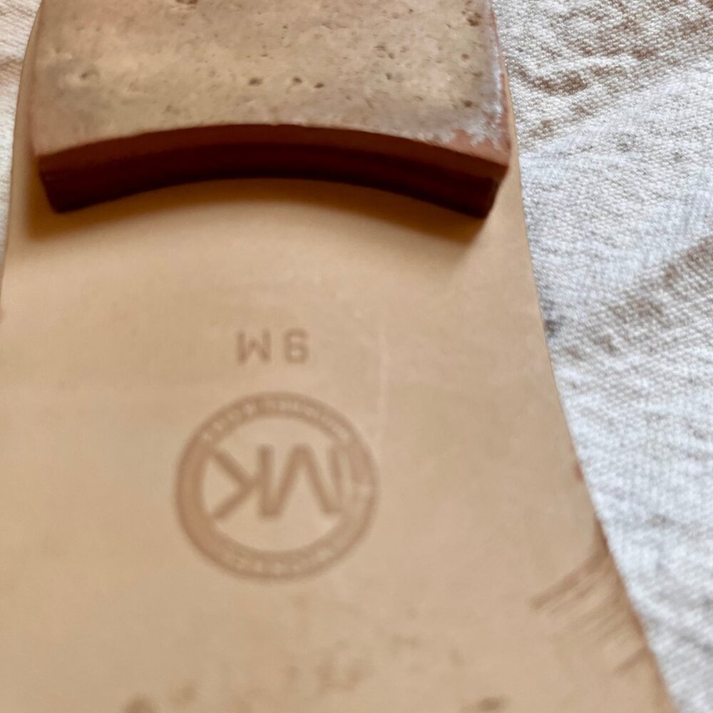 Michael Kors Black Leather Gold Logo Thong Sandals 9M - Picture 6 of 7
